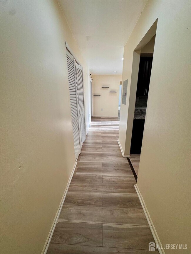 Foto del edificio - 1202 Green Hollow Dr