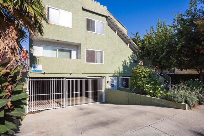 Building Photo - 245 W Verdugo Ave