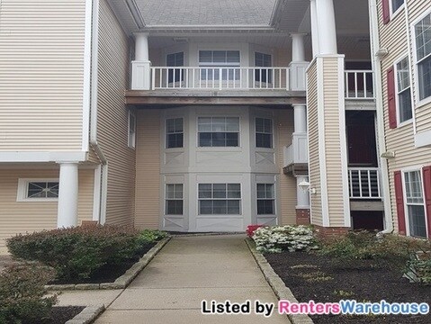 Building Photo - 5001 Hollington Dr