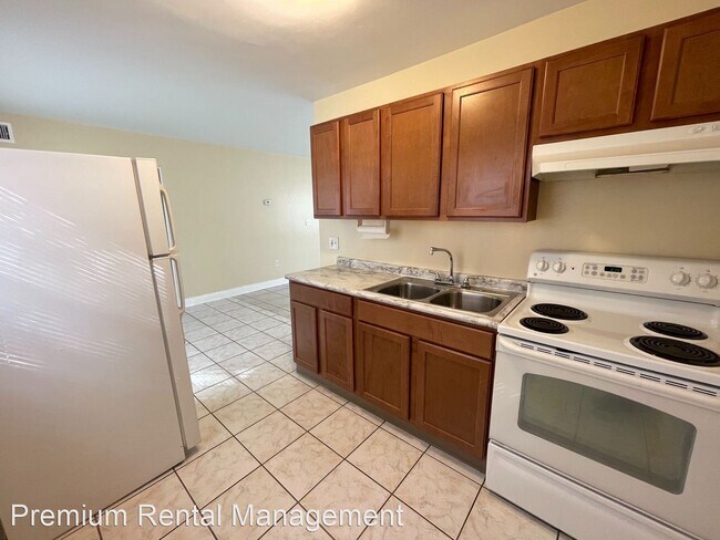 Building Photo - 3 br, 1 bath House - 4517 Lake Lawne Ave