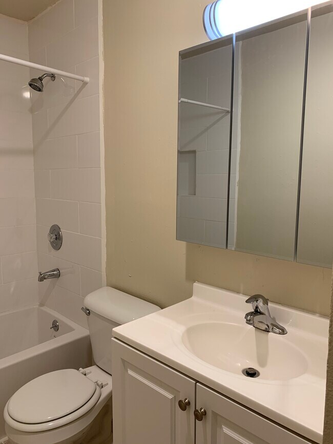 Foto del edificio - 3103 E 18th St