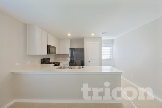 Foto del edificio - 911 Ponderosa Ln