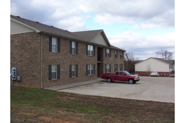Building Photo - 2112 Ringgold Ct