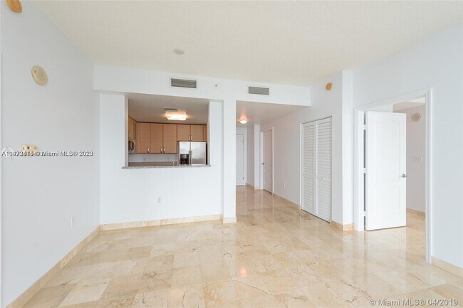 Building Photo - 2101 Brickell Ave