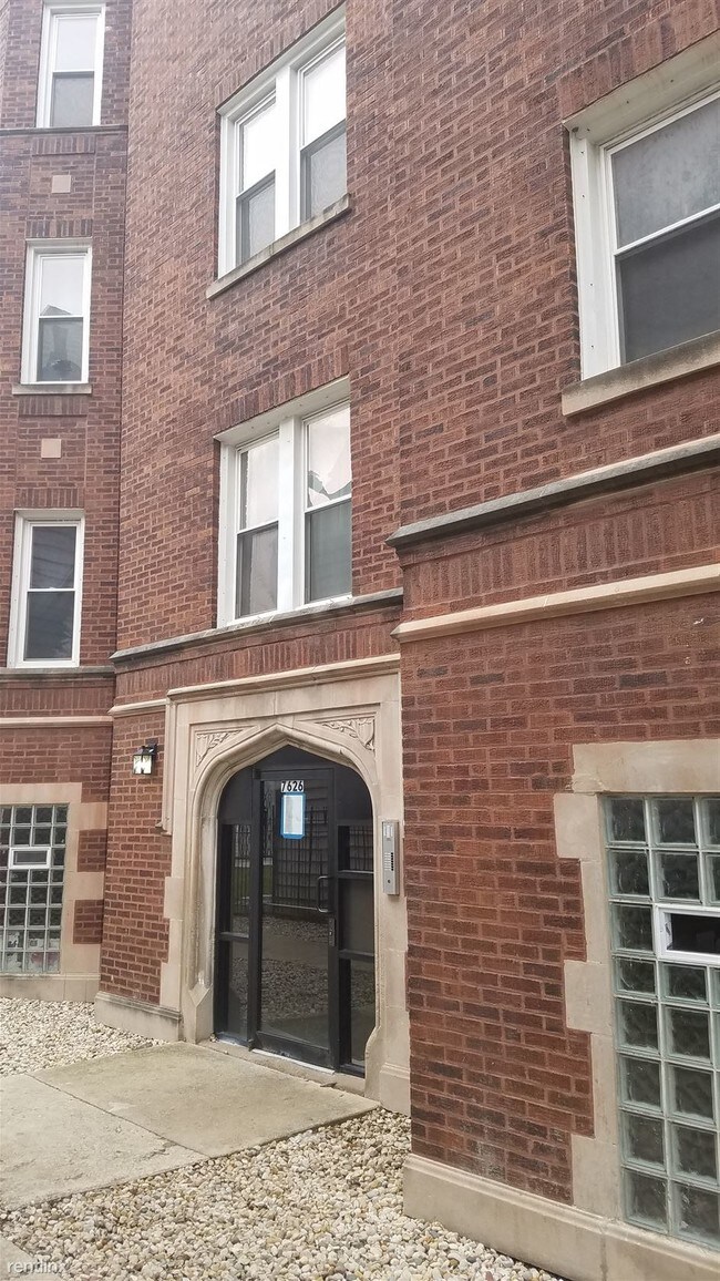 Building Photo - 6553 S King Dr