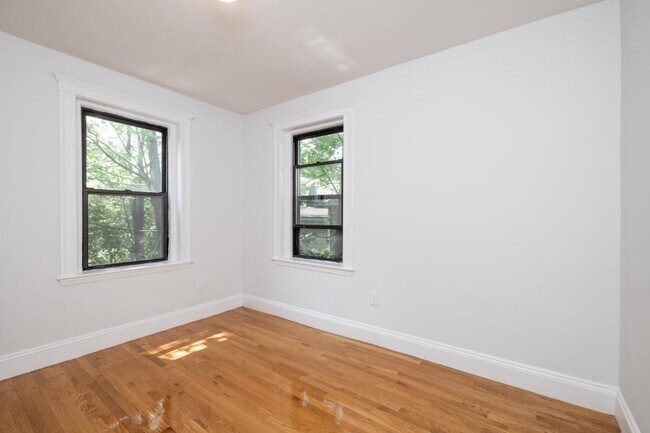 Building Photo - 2 bedroom in Boston MA 02135
