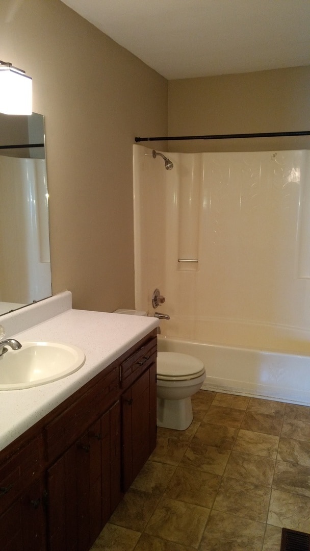 Building Photo - 2785 Vance Dr