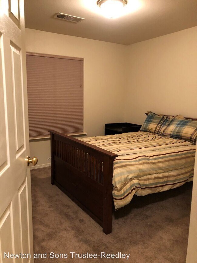 Foto del edificio - 3 br, 2 bath House - 1857 Rawson Avenue