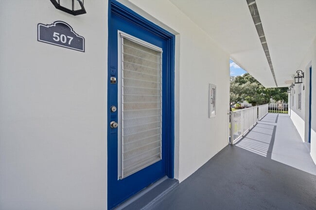 Building Photo - 507 Normandy Ln