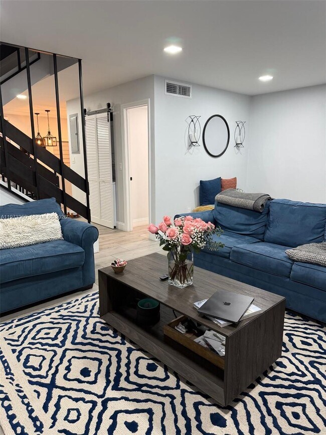 Foto del edificio - 7751 SW 102nd Pl