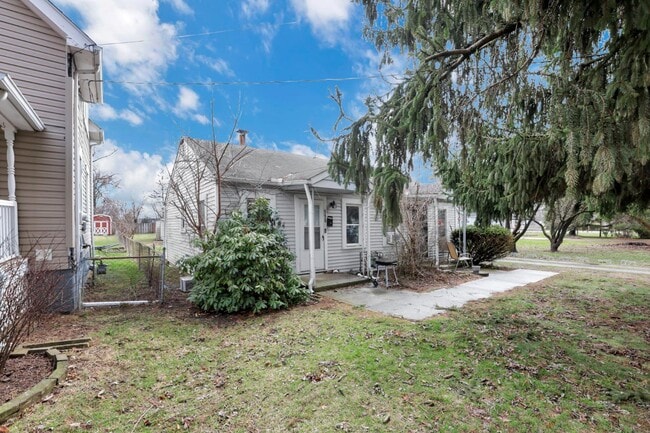 Foto del edificio - 590-592-592 Robinwood Ave