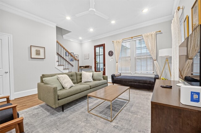 Foto del edificio - 830 W 17th St