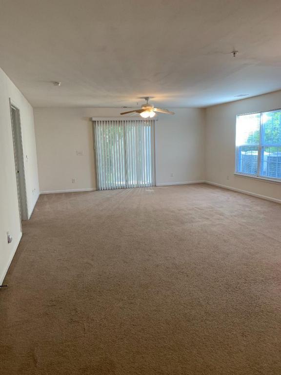 Building Photo - 4850 Meadowsweet Dr