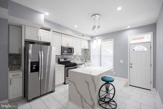 Foto del edificio - 10 N Ellwood Ave