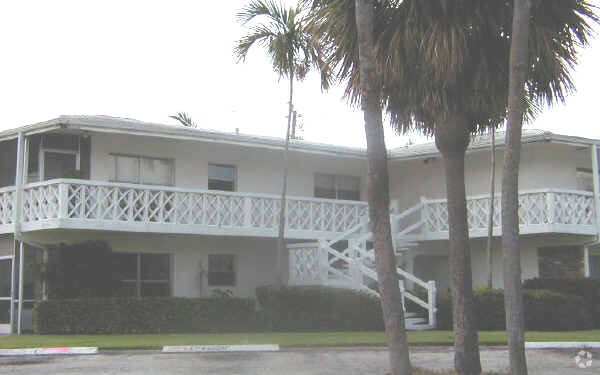 Primary Photo - Sunland Terrace Apts