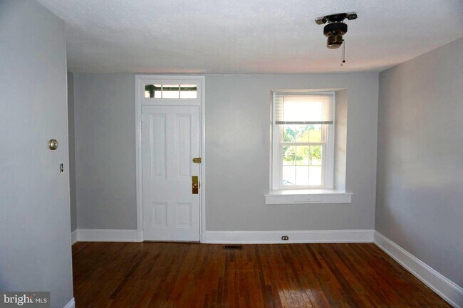 Building Photo - 544 Font Rd