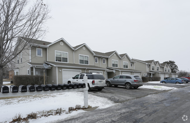 Foto del edificio - Oak Run Townhomes