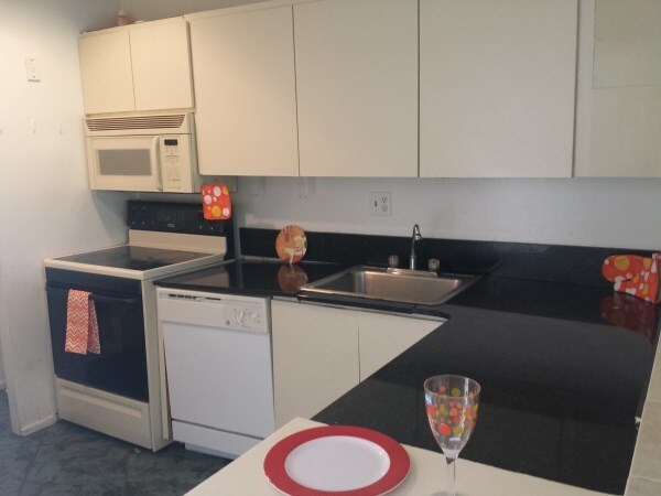 Foto del edificio - 7800 Colony Cir S