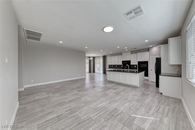Foto del edificio - 6118 Andover Wood Rd