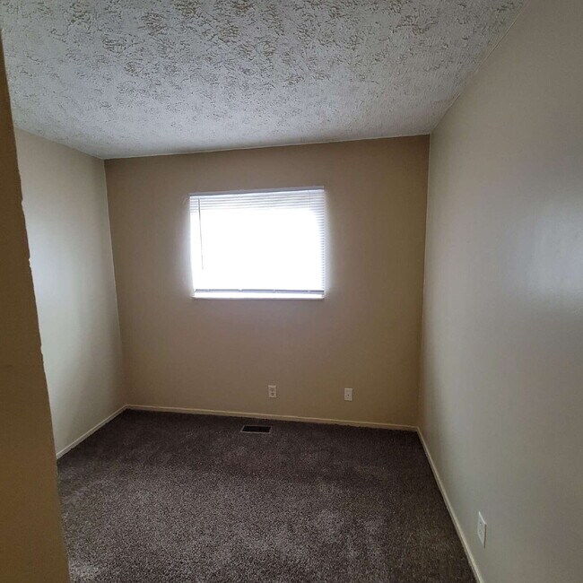 Building Photo - 3 Bedroom with detached garage