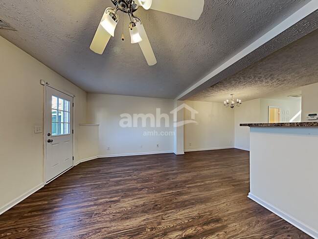 Building Photo - 607 Nixon Way