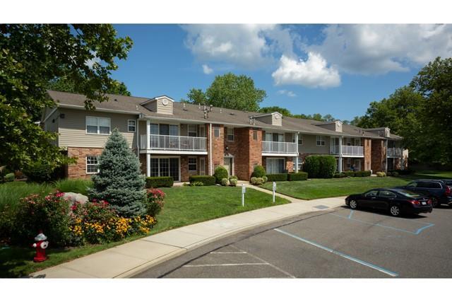 Building Photo - 60 Westwood Dr