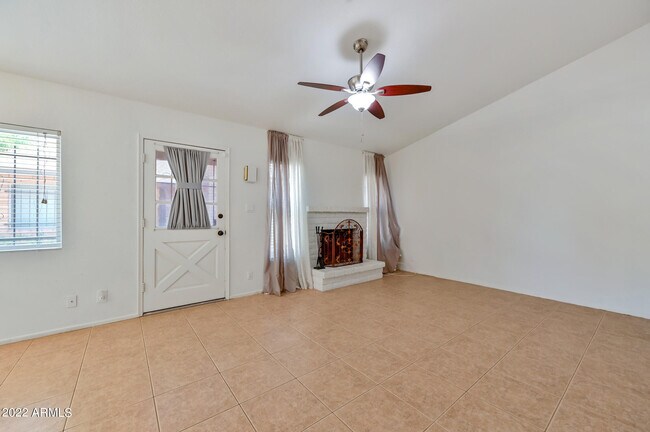 Foto del edificio - 6408 S Newberry Rd