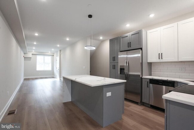 Building Photo - 3849 Fairmount Ave