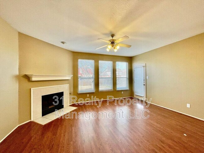 Foto del edificio - 6116 Pine Meadow Ln