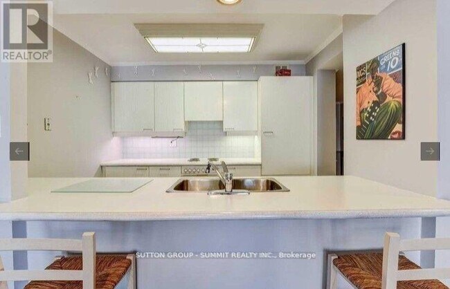 Building Photo - 50 Eglinton Ave W