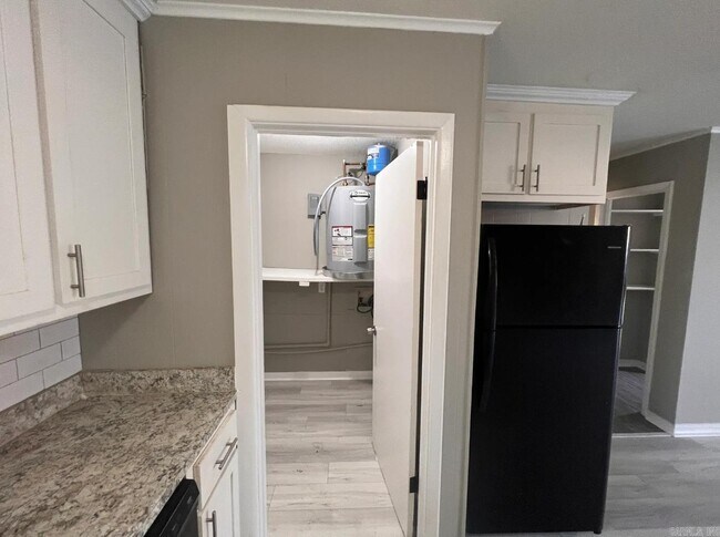 Building Photo - 301 Pearl St