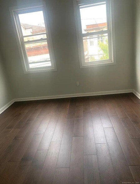Foto del edificio - 1408 Stratford Ave