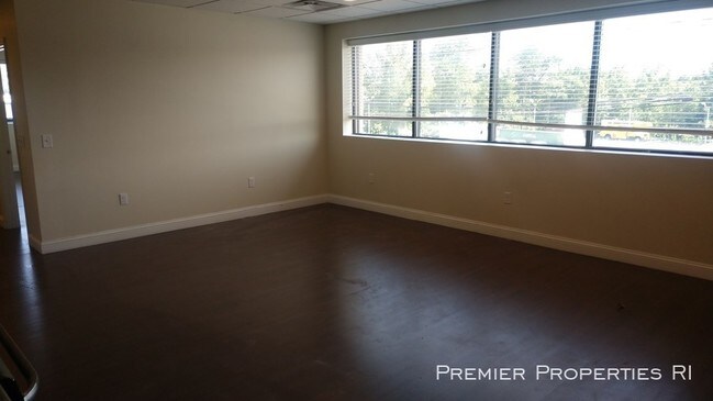 Foto del edificio - 190 Putnam Pike