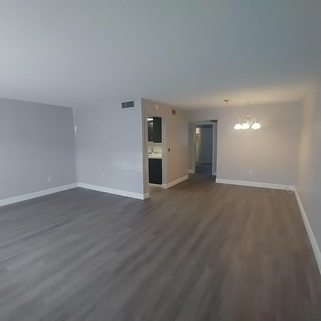 Building Photo - 1320 Moreland Dr