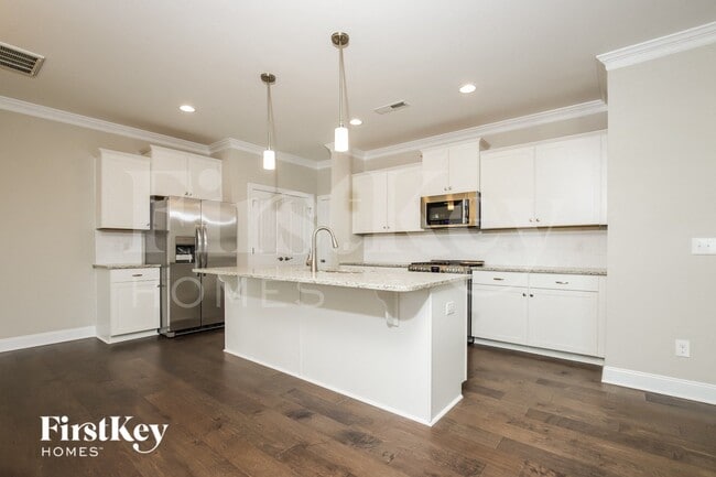 Building Photo - 101 Greenvalley Rd