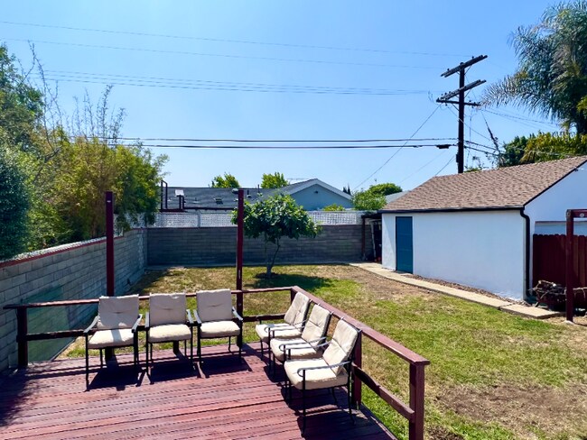 Building Photo - 8100 Winsford Ave