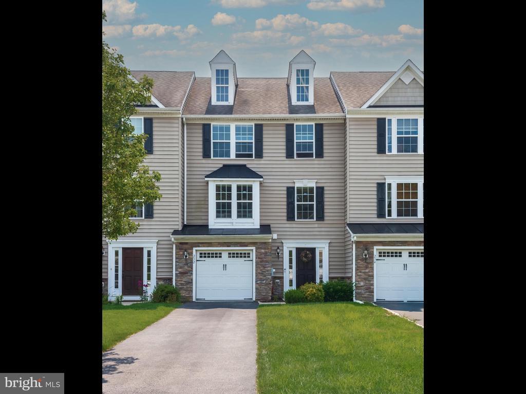 Primary Photo - 232 Tall Trees Cir