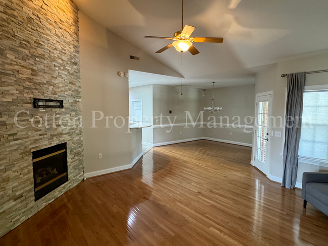 Building Photo - 3BR/2BA home in Marsh Oaks/Marymount commu...