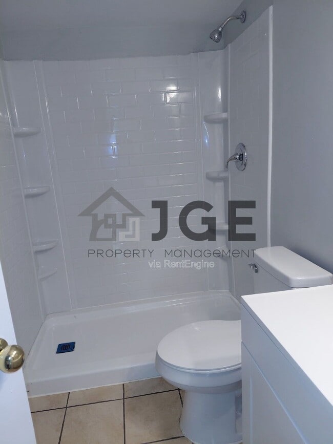 Building Photo - 724 Ne-11 Ter