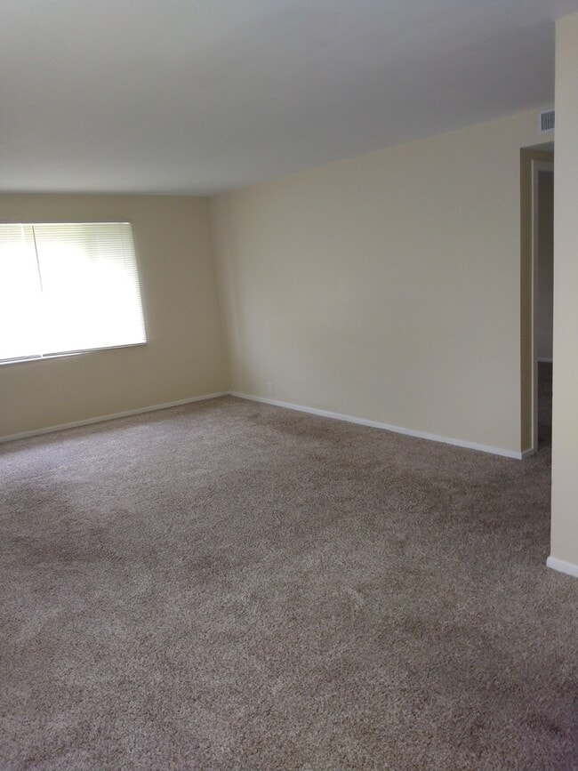 Foto del edificio - 3484 Western Ave