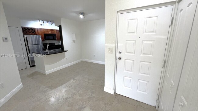 Foto del edificio - 2841 N Oakland Forest Dr
