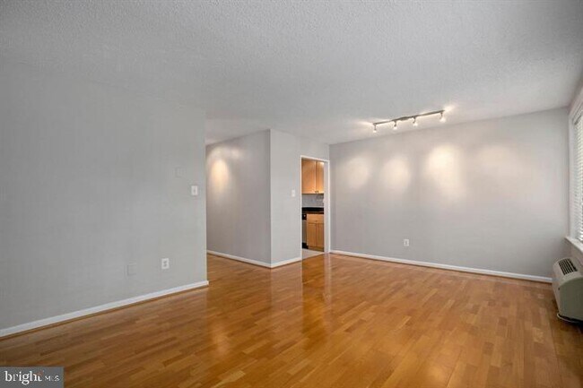 Building Photo - 1730 Arlington Blvd
