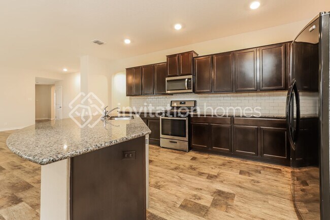 Building Photo - 9645 Holly Patch
