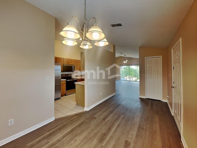 Foto del edificio - 1354 Willow Crest Dr