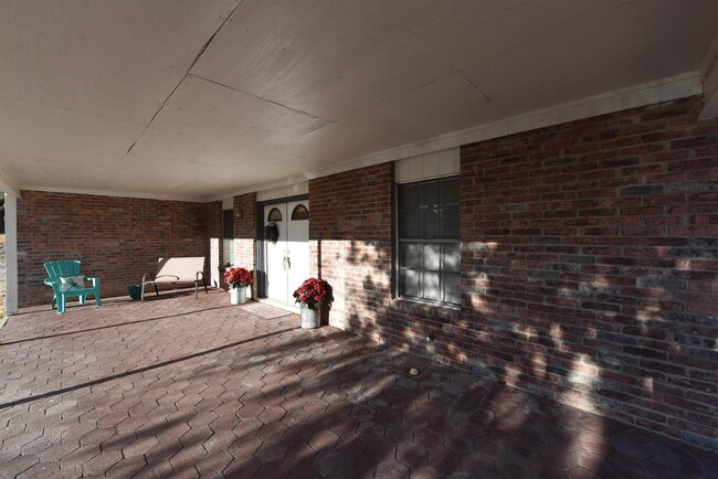 Building Photo - 106 Rawhide Trail