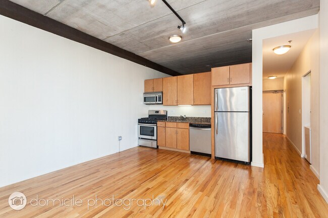 Foto del edificio - 630 N Franklin St