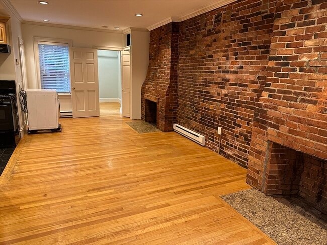 Building Photo - 1 Hull St Ct