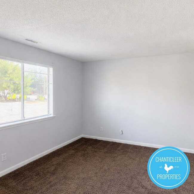 Building Photo - 1501 Chapel Hill Rd