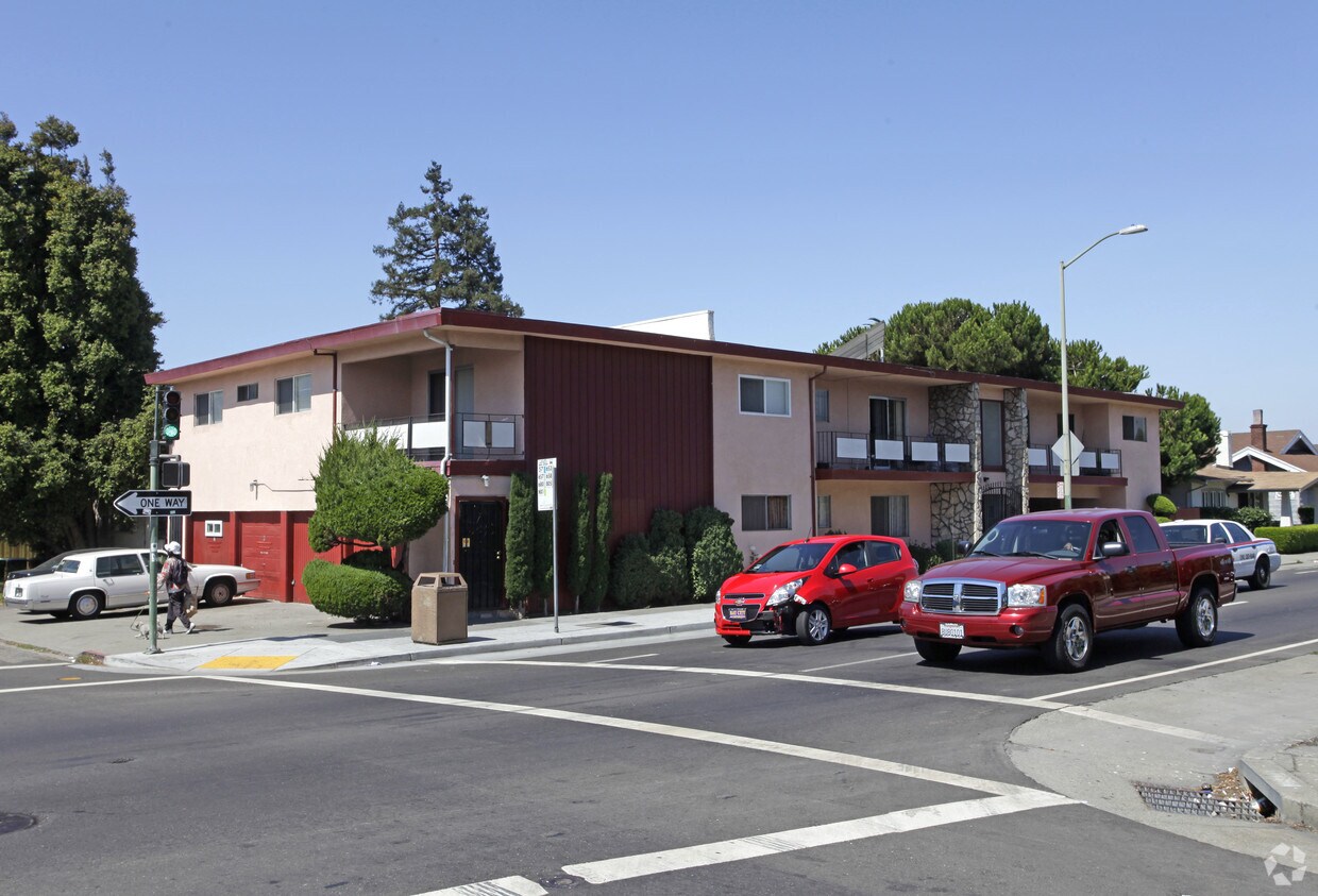 Primary Photo - 1285 MacArthur Blvd