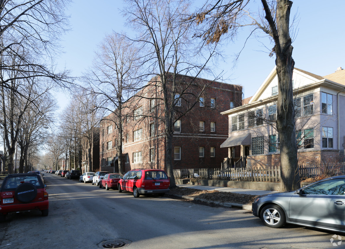 Building Photo - 2212-2216 Garfield Ave S